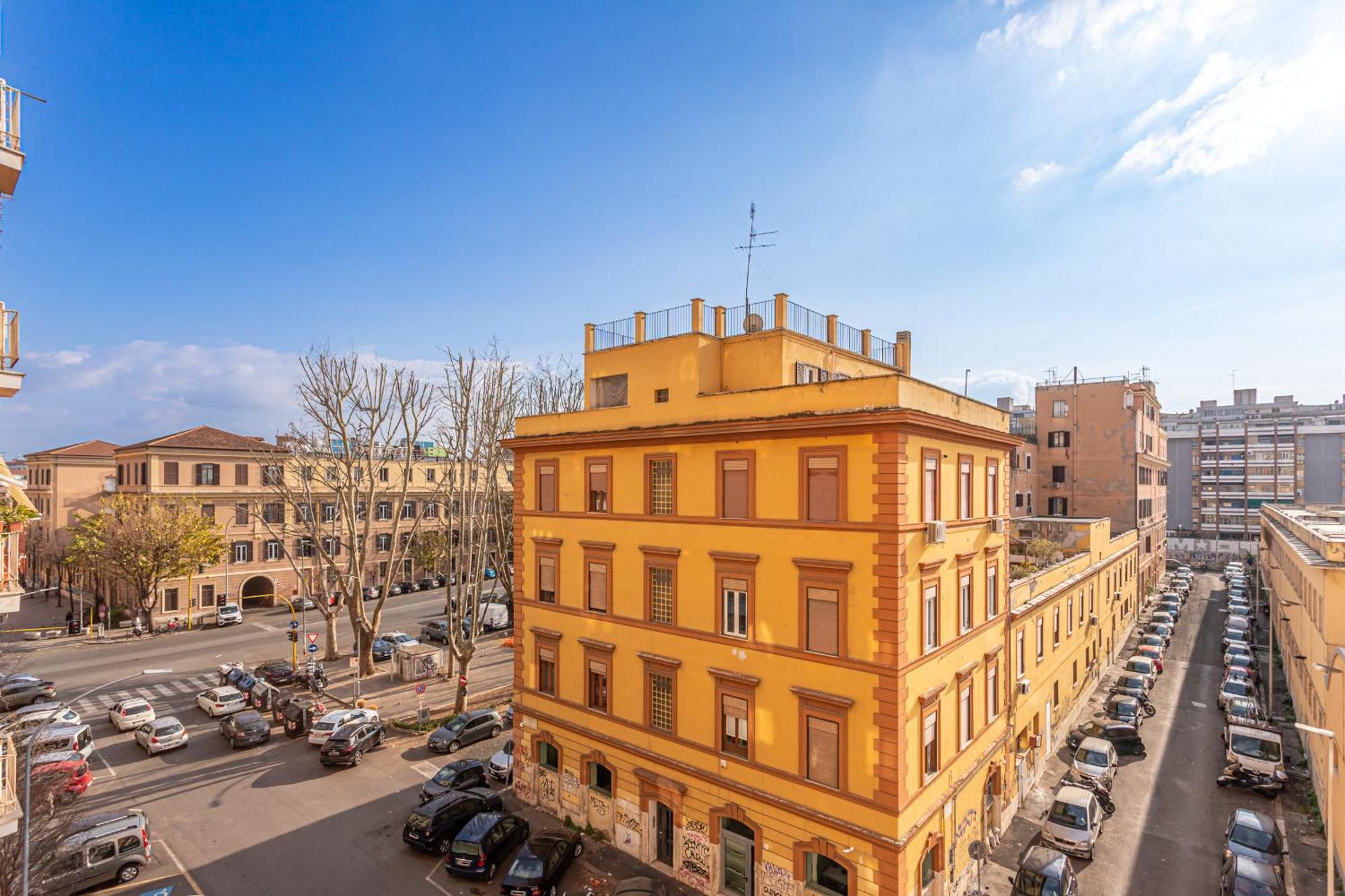 Ych-bright And Cozy Flat In Pigneto * Rome